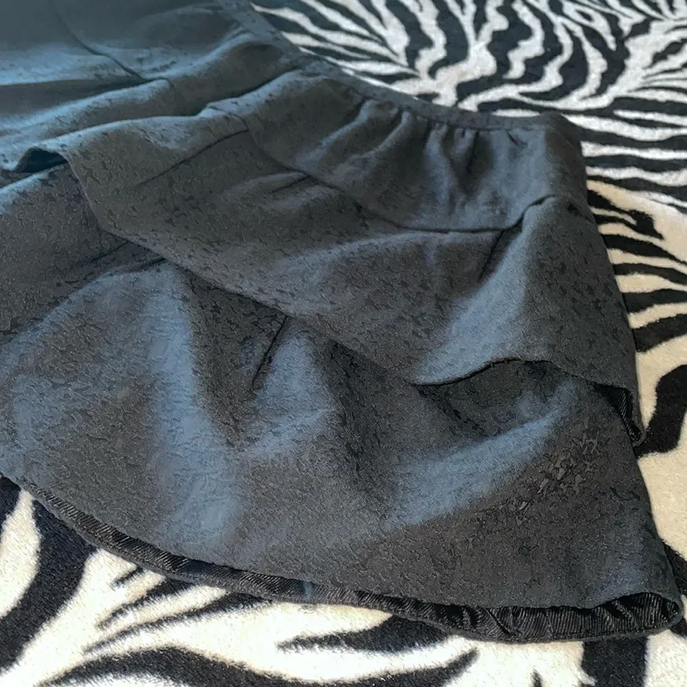 Zara basics ruffled layered black women’s black mini skirt size medium